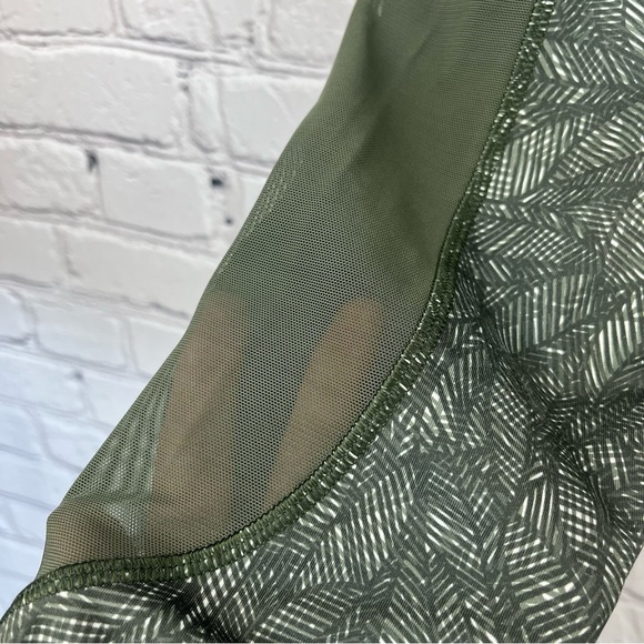 Lululemon High Times Pant *Luxtreme (Mesh) Sz 6 - Picture 12 of 16